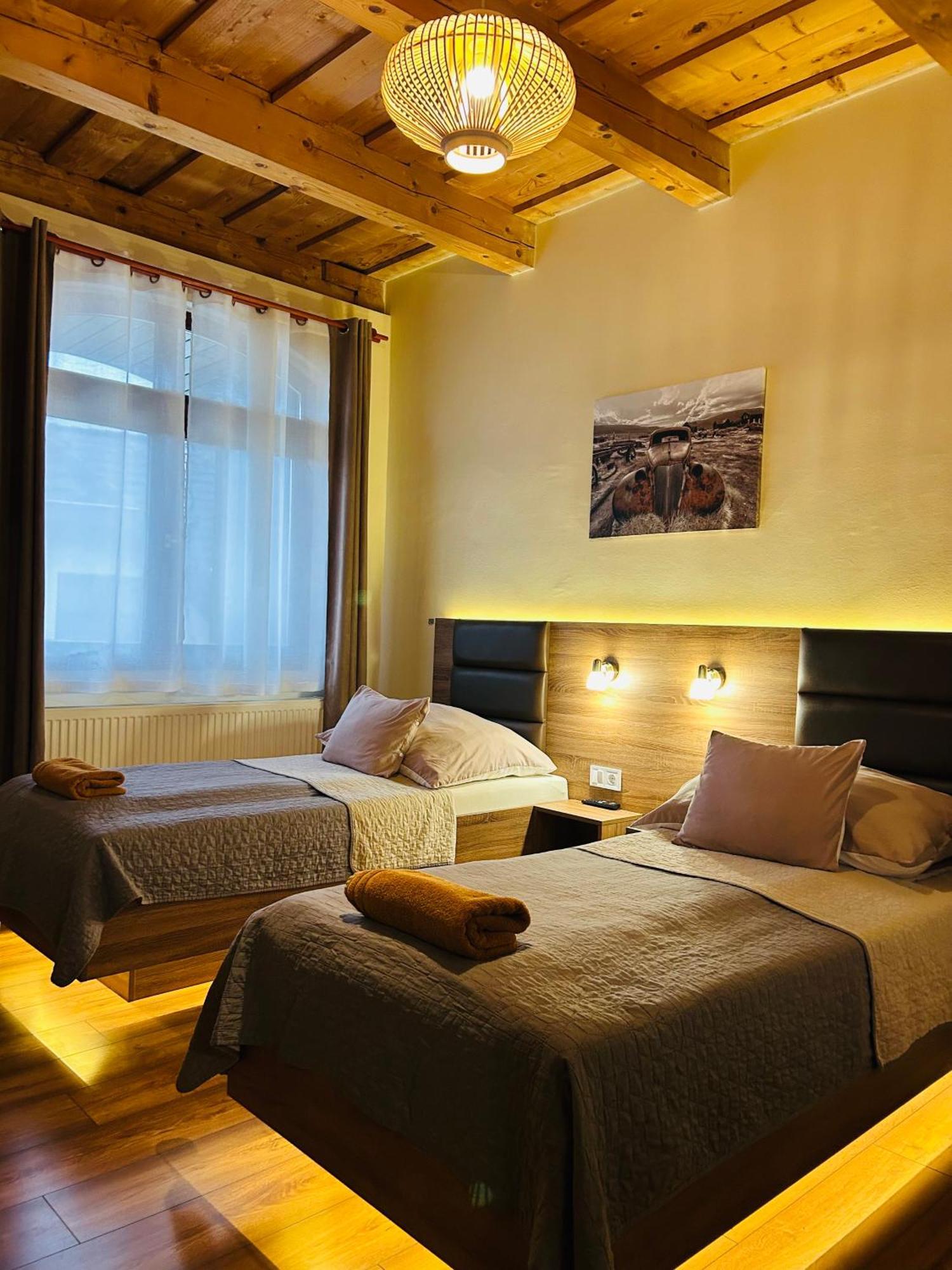 Harmonia Vendeghaz Hotel Miskolc Ngoại thất bức ảnh