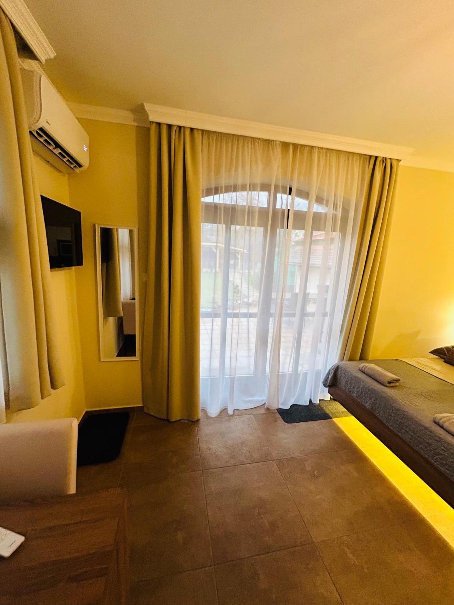 Harmonia Vendeghaz Hotel Miskolc Ngoại thất bức ảnh