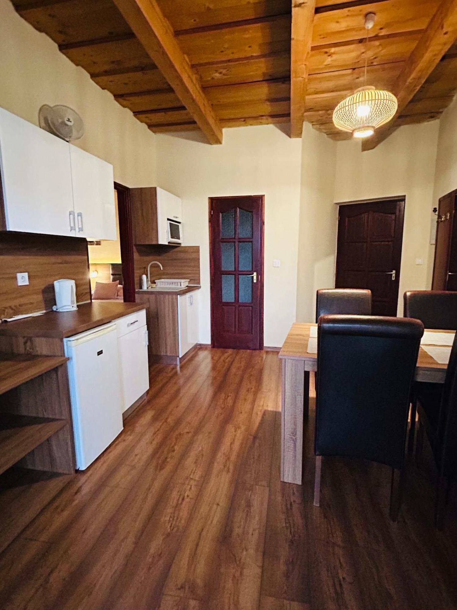 Harmonia Vendeghaz Hotel Miskolc Ngoại thất bức ảnh