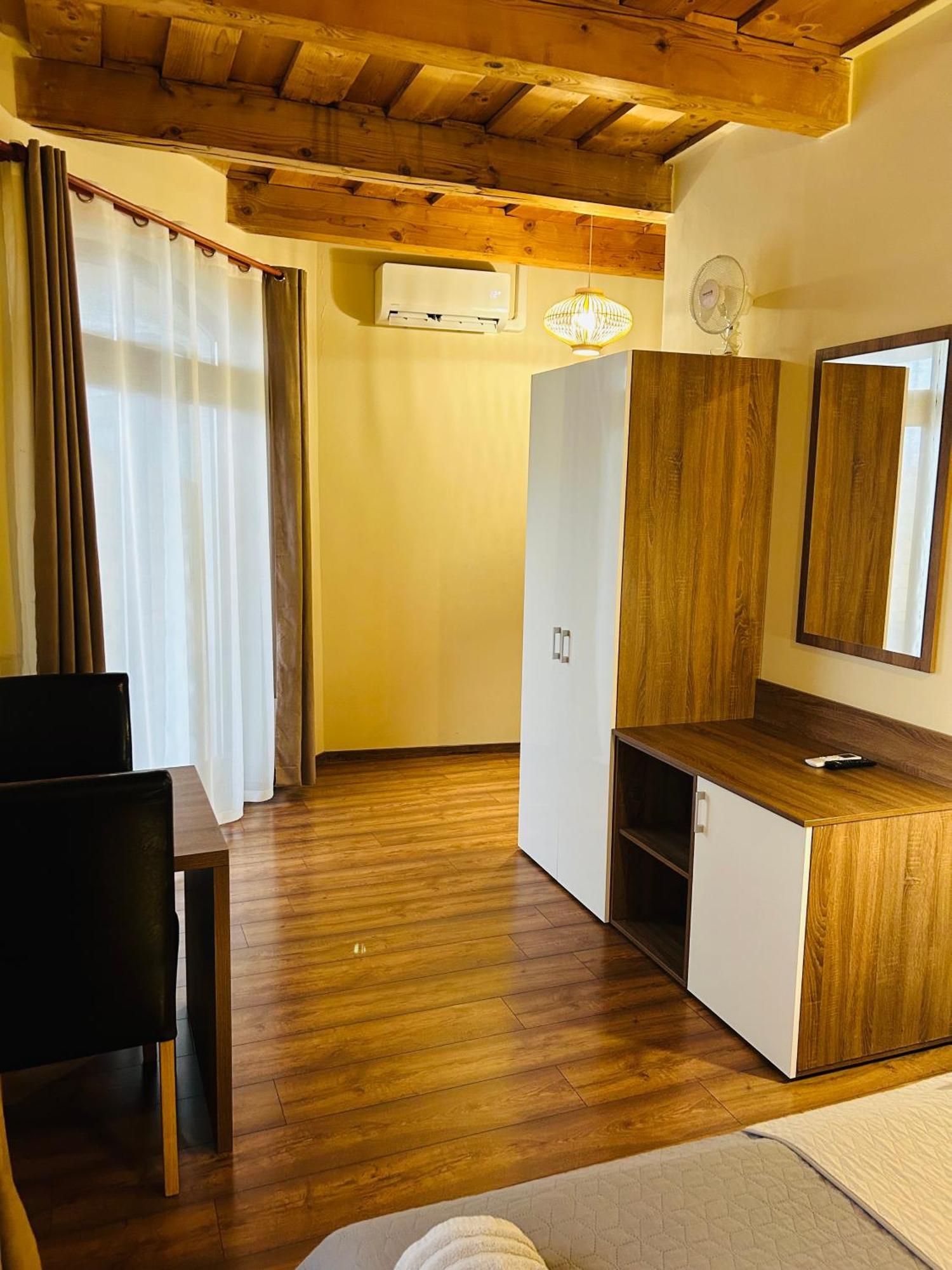 Harmonia Vendeghaz Hotel Miskolc Ngoại thất bức ảnh