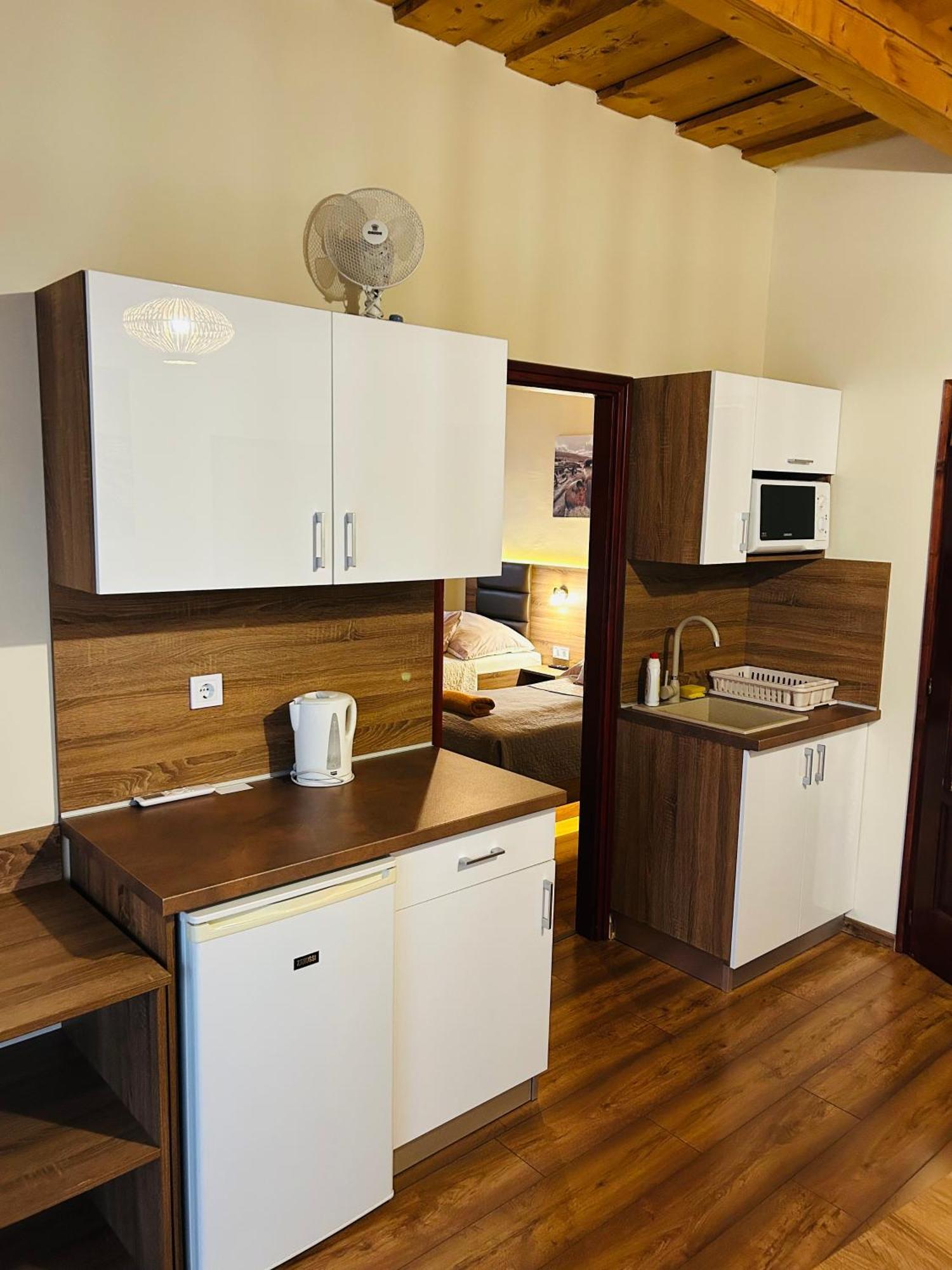 Harmonia Vendeghaz Hotel Miskolc Ngoại thất bức ảnh