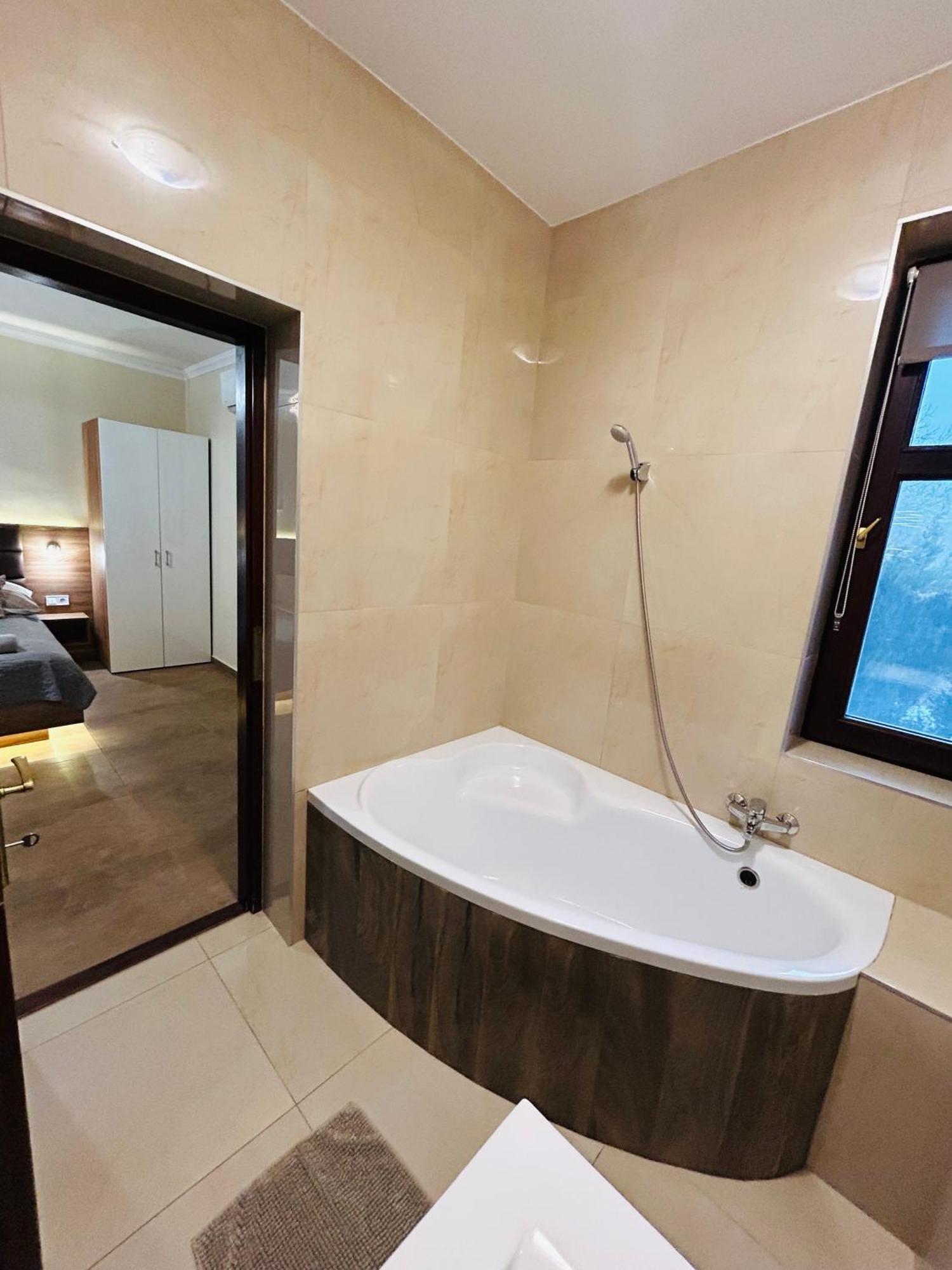Harmonia Vendeghaz Hotel Miskolc Ngoại thất bức ảnh