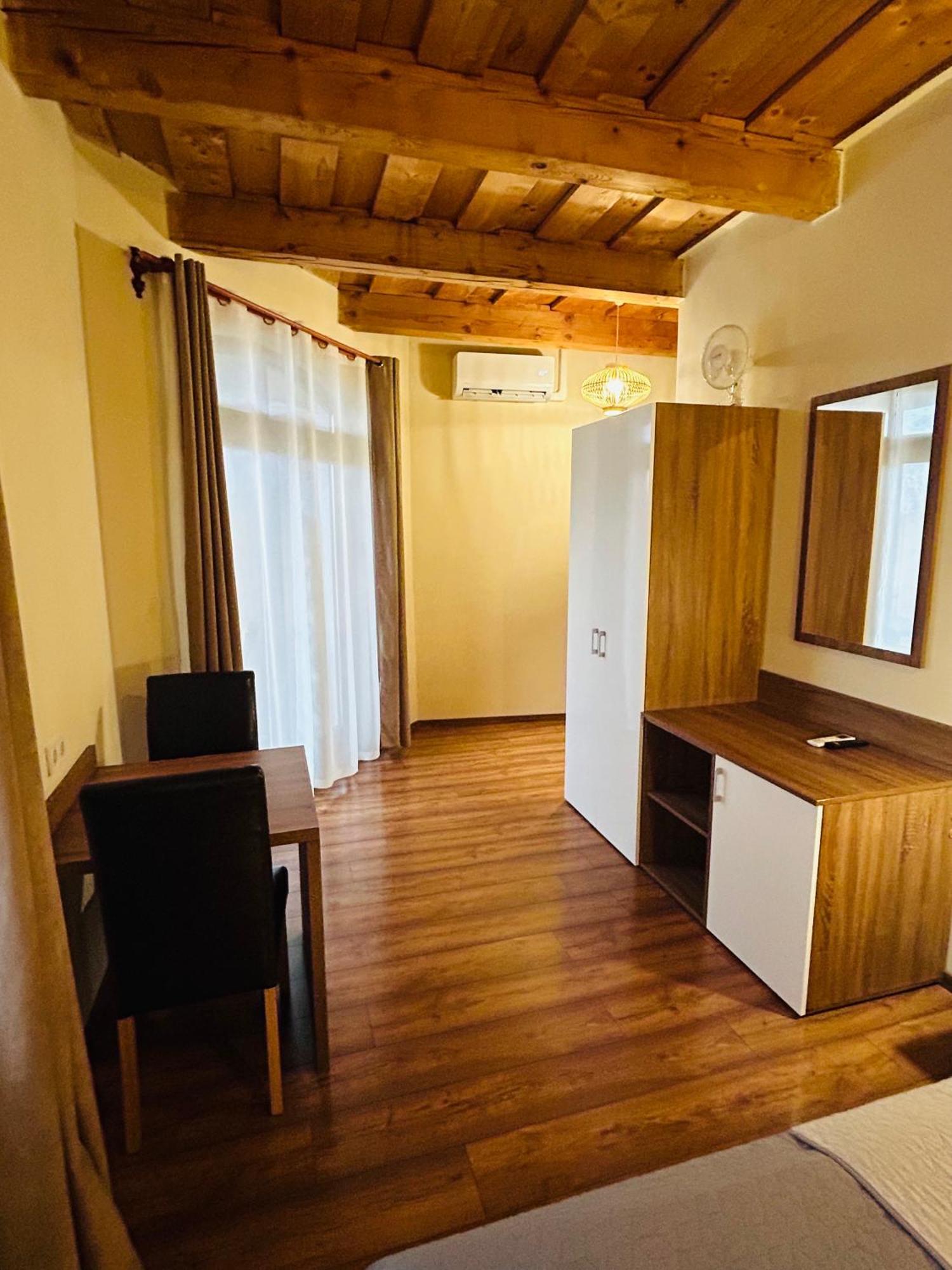 Harmonia Vendeghaz Hotel Miskolc Ngoại thất bức ảnh