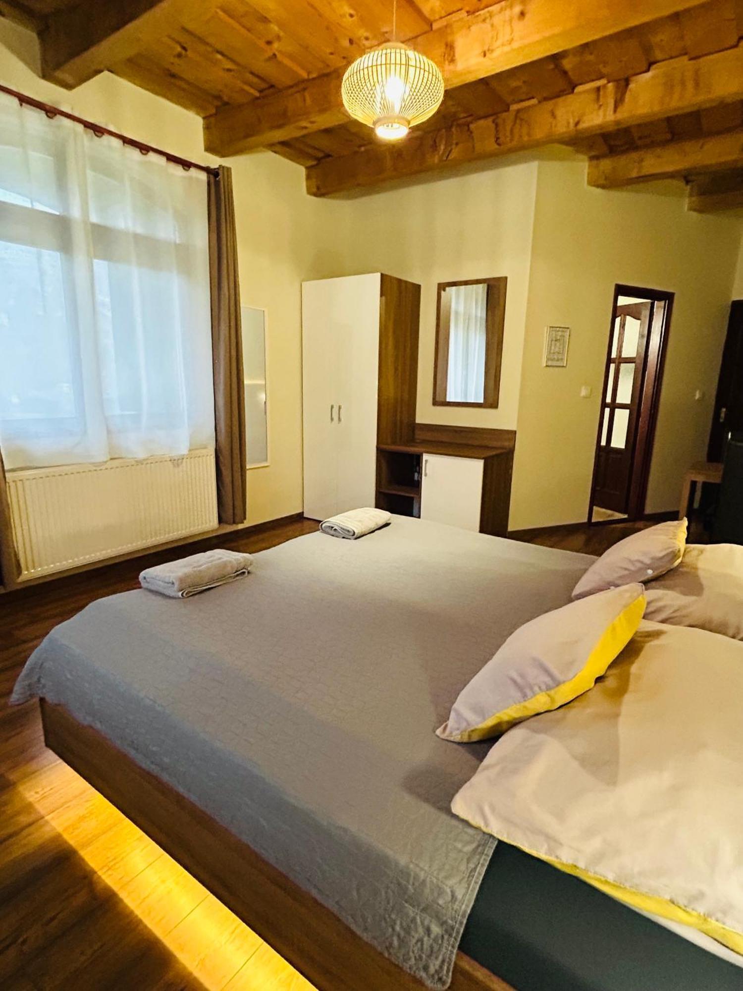 Harmonia Vendeghaz Hotel Miskolc Ngoại thất bức ảnh
